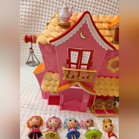 Mini Lalaloopsy Sew Sweet House Playhouse & 11 Mini Lalaloopsy Dolls & Bike - Picture 2 of 10